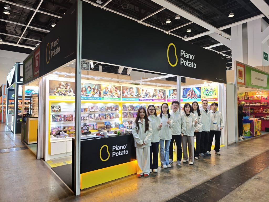 K&M science toy trade fair booth
